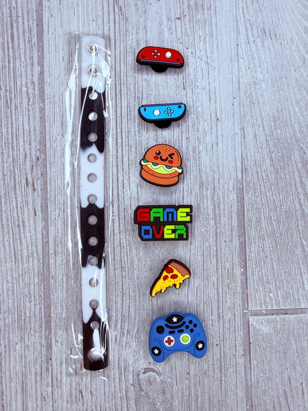 Gaming croc style gibbet charms and bracelet 6 gibbets bracelet